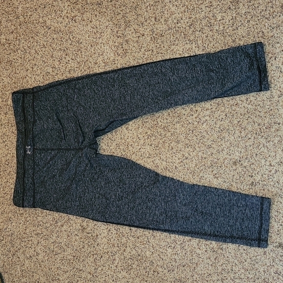 Under Armour black space dyed cropped leggings small - Picture 6 of 12
